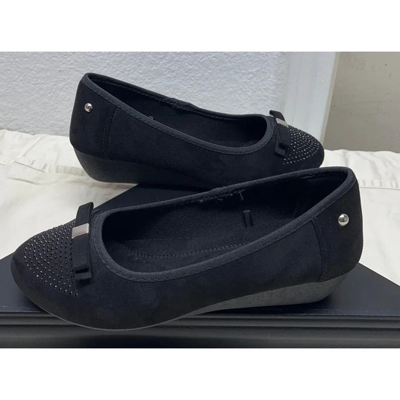 CL By Laundry Womens Size 7W Black Bow Low Wedge Round Heel - Picture 2 of 10